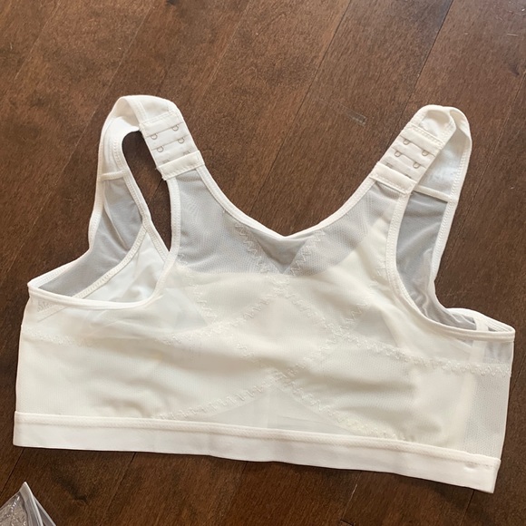 Brand New ! Adjustable White CurveBra - Picture 3 of 9